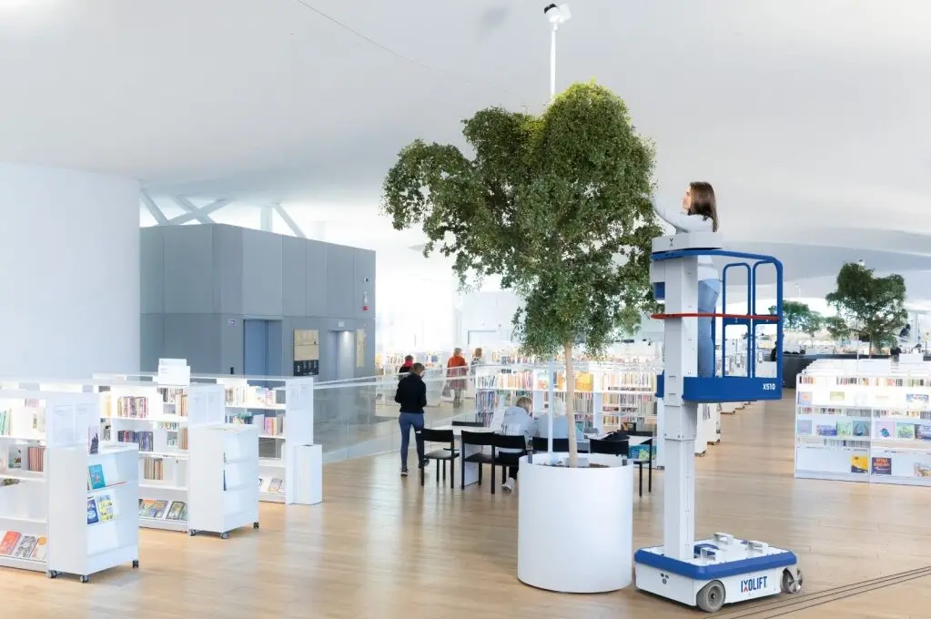 Read more about the article IXOLIFT er klar med Europas første fuldt elektriske, miljøvenlige søjlelift til sikrere arbejdspladser